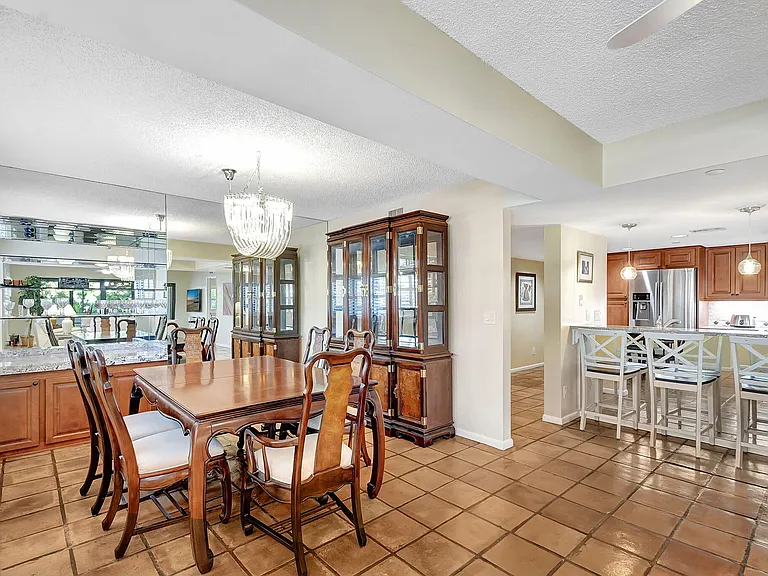318 Oak Harbour Dr #318 — Photo 6