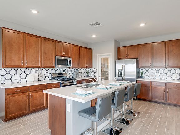 4th image of 251 E Atlantic Dr