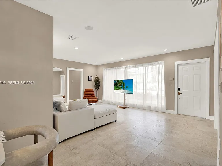 1600 SW 10th St — Photo 57