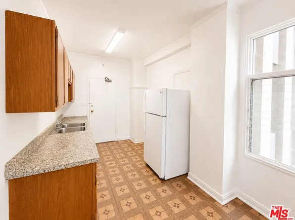 634 S Gramercy Pl, Los Angeles, CA