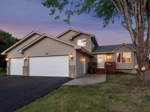 702 Martingale Dr, Norwood Young America, MN 55368