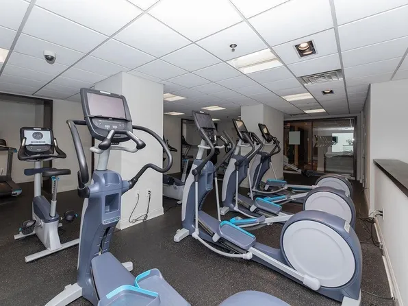 102 Christopher Columbus Drive image 13 of 22