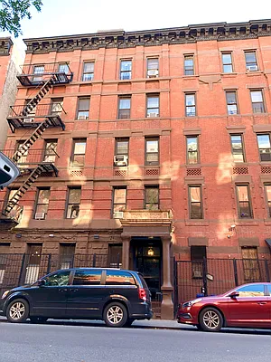 Rented by Realty 2000 Associates Ltd | media 11