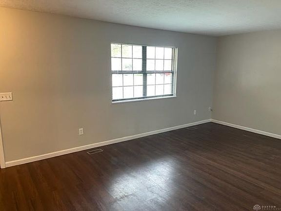 2nd image of 3475 Redbud Dr