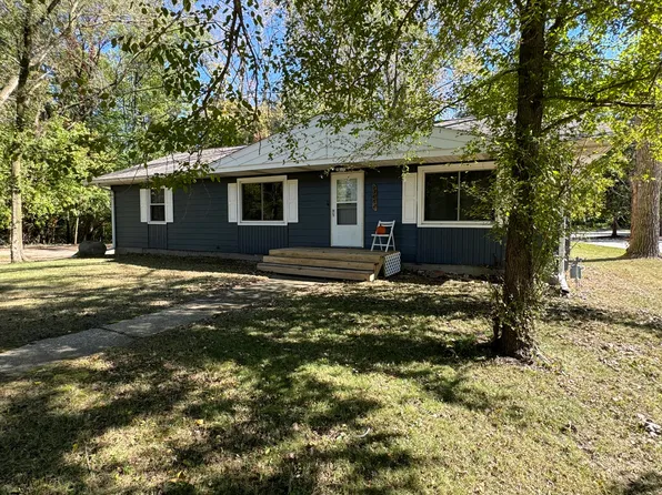 13067 Red Arrow Hwy, Sawyer, MI 49125