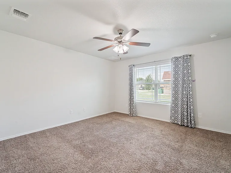 724 Liberty Valley Dr — Photo 14