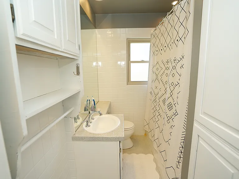 9024 5th Ave NE — Photo 9