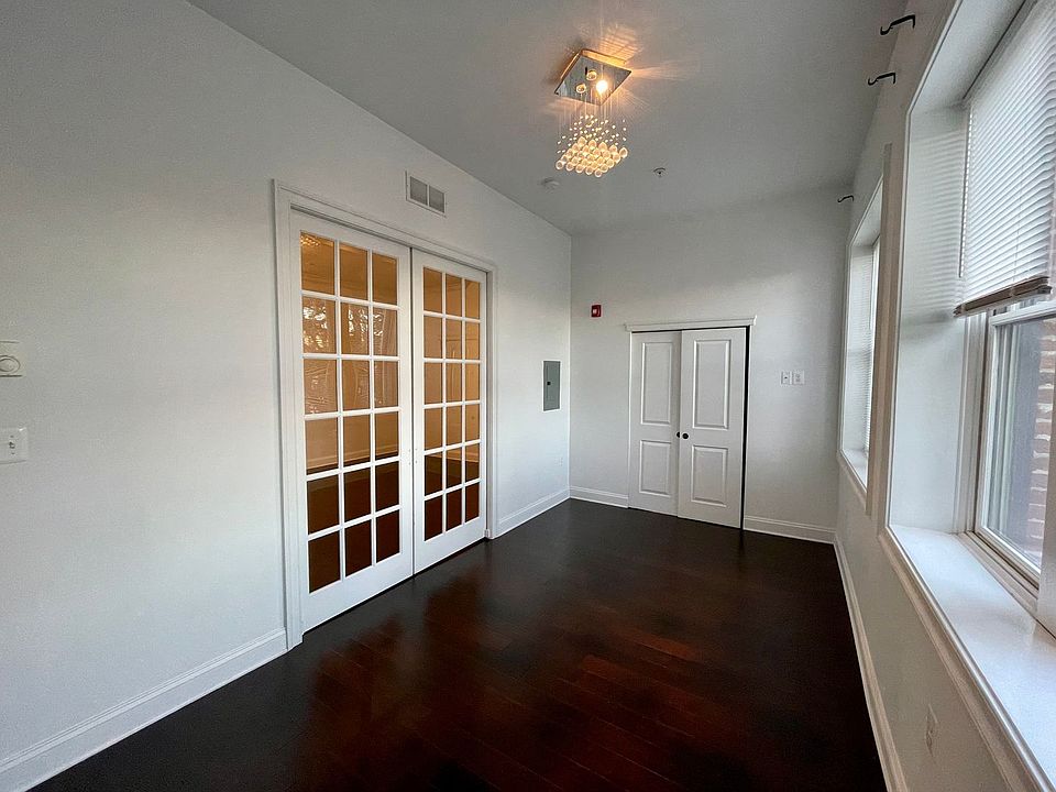 1st image of 917 Saint Paul St APT 4