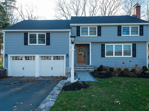 11 Temple Rd, Lynnfield, MA 01940