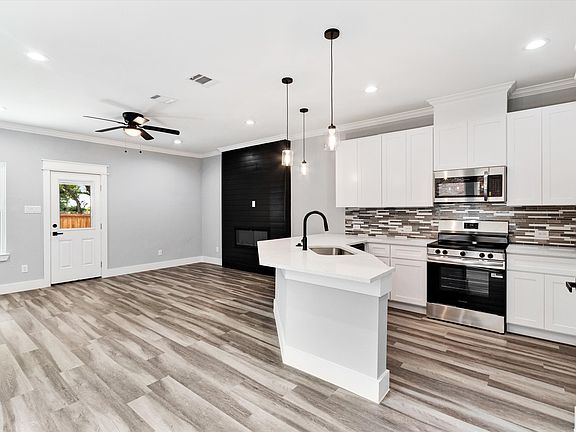 3rd image of 6221 Post Oak Ter