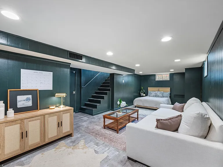 727 Woodmere Dr — Photo 16