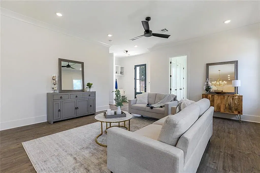 4 bed, 2.5 bath, 1888 sqft, $3,000 — Photo 3