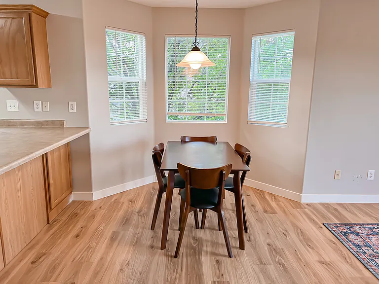 139 W Suncrest Ln #B — Photo 2