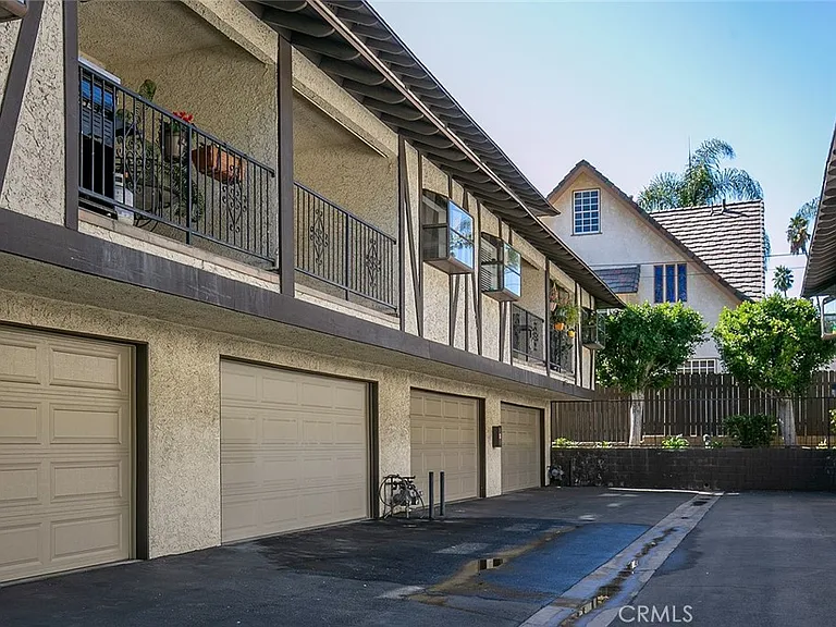402 El Centro St — Photo 25