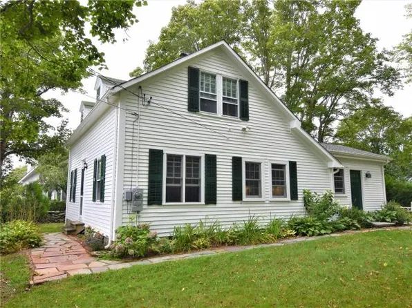 518 Third Beach Rd, Middletown, RI 02842