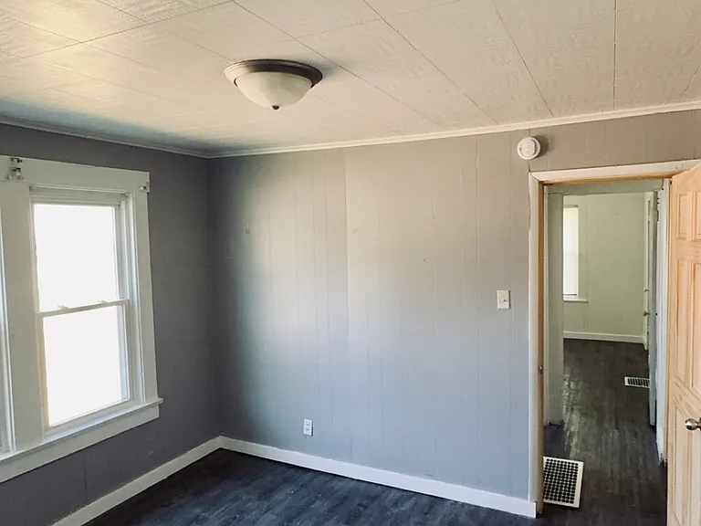 660 S Haworth Ave — Photo 17