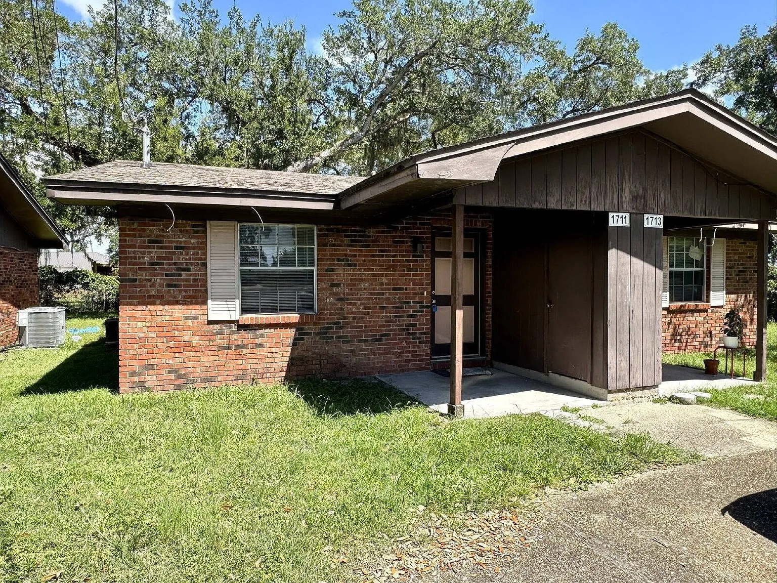 1 bed, 1.0 bath, $900 — Photo 1