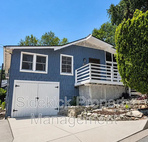 730 Orange Dr — Photo 2