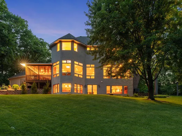 720 Timber Ln, Shoreview, MN 55126