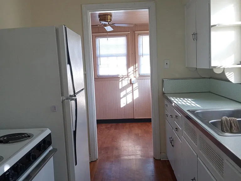 1060 Euclid Pl #1 — Photo 5