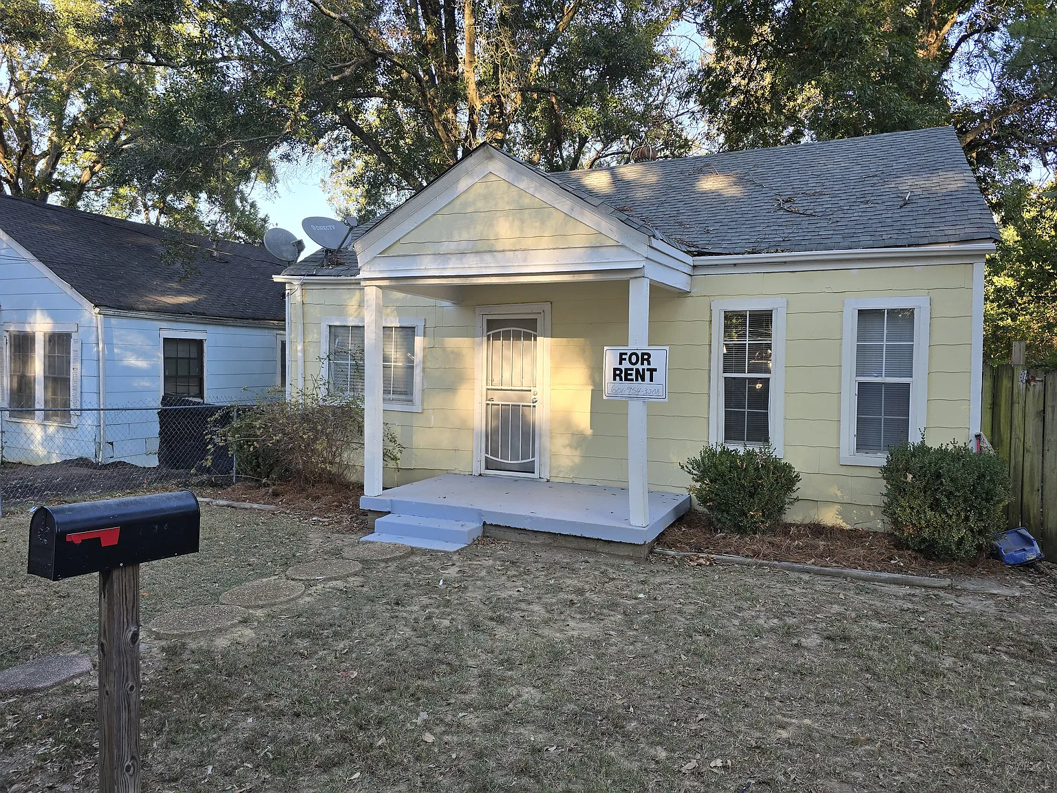 846 Willow St — Photo 1