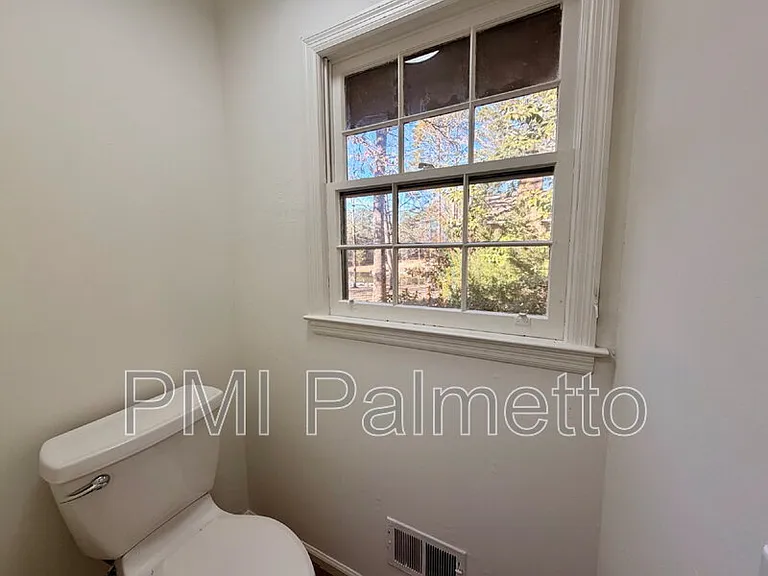 222 Indian Creek Cir — Photo 18