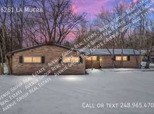 26261 La Muera St, Farmington Hills, MI 48334
