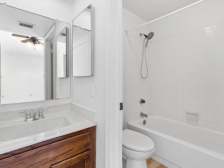 1041 E Kristal Way — Photo 20