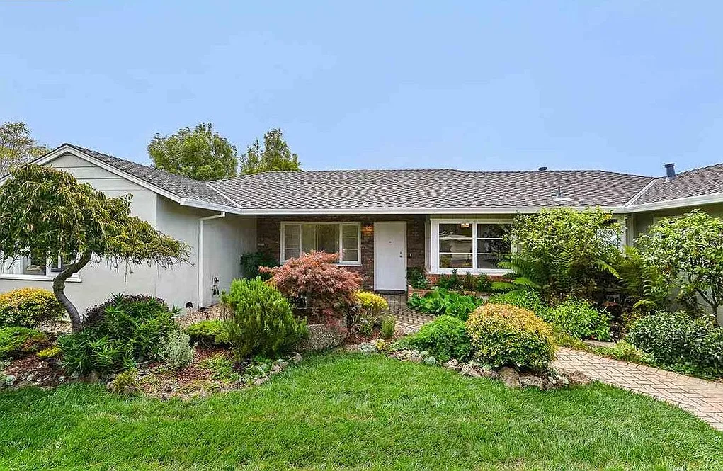 3 bed, 2.5 bath, 2100 sqft, $8,800 — Photo 2