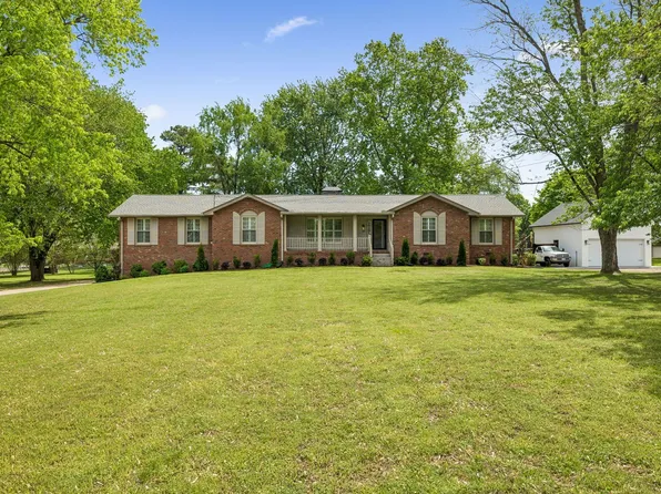 281 Lake Terrace Dr, Hendersonville, TN 37075