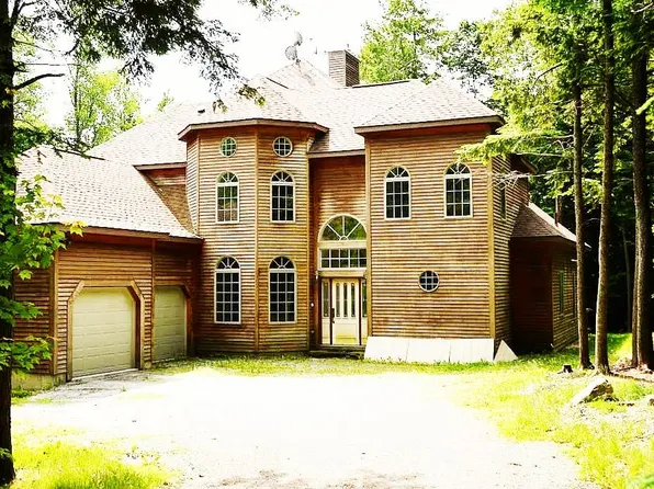 (undisclosed Address), Becket, MA 01223