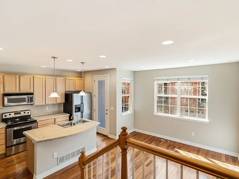 9219 Kornbrust Cir — Photo 31