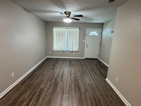 3rd image of 6004 Susan Cir #3