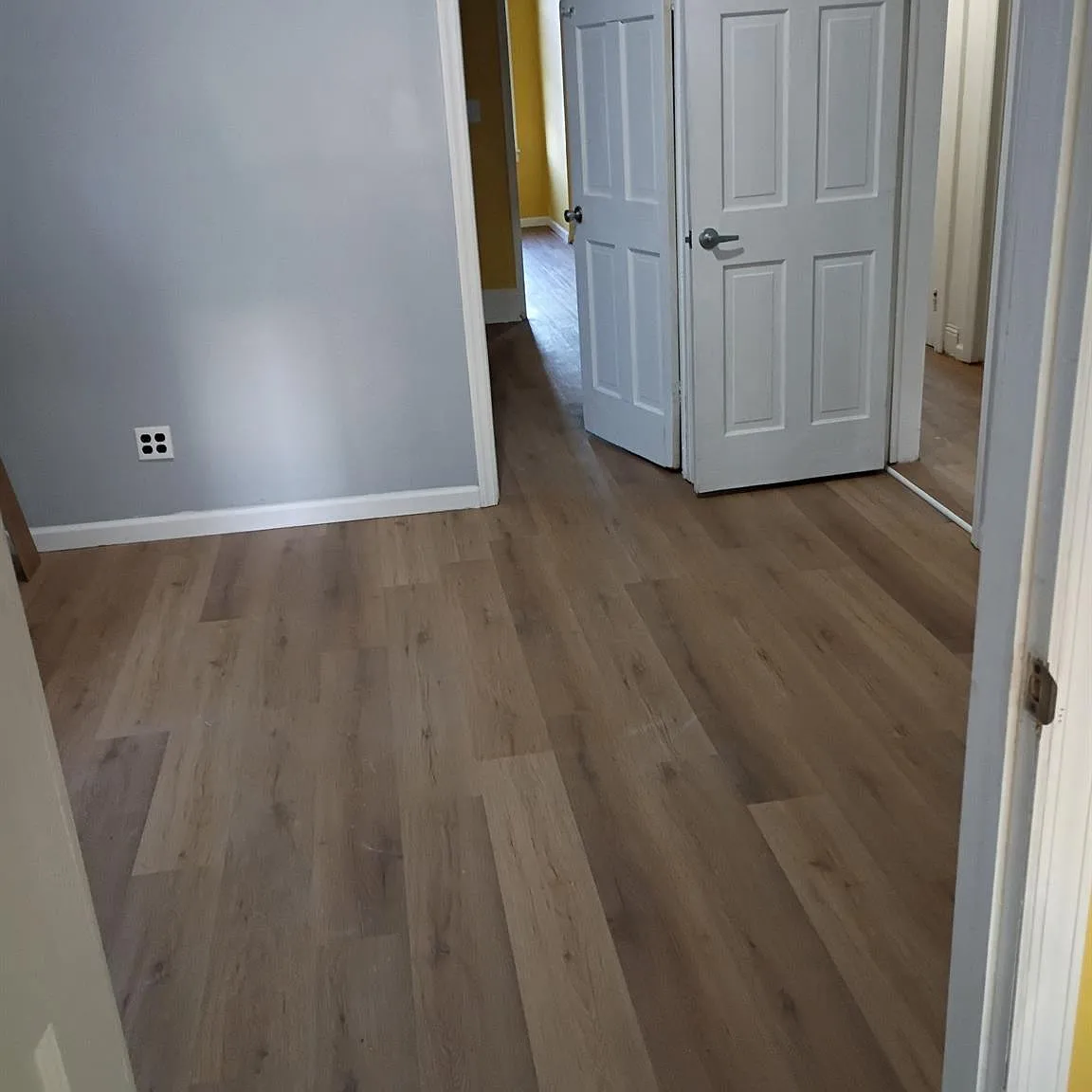 4 bed, 1.0 bath, 2000 sqft, $3,700 — Photo 3