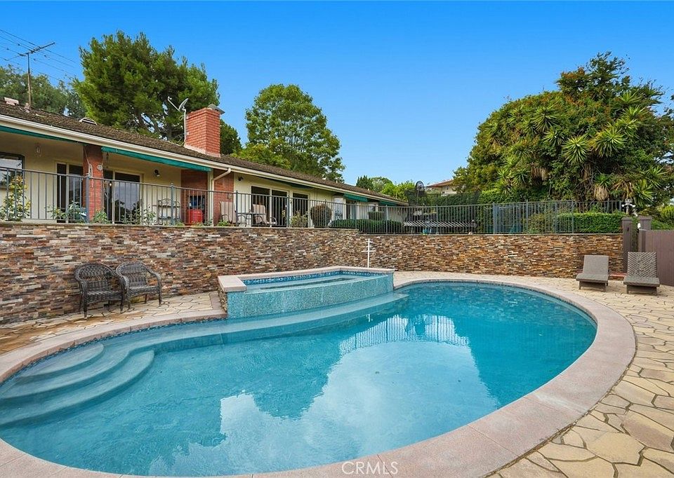 1st image of 28612 Palos Verdes Dr E