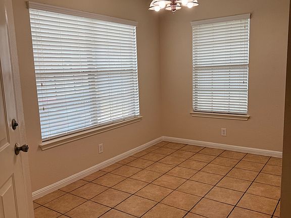 2nd image of 104 San Antonio Rd #3