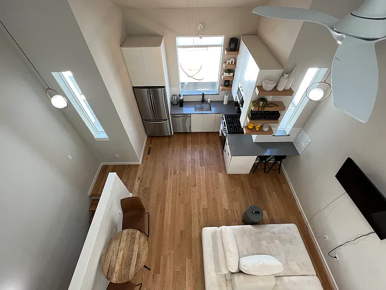 913 Duncan Ln — Photo 10