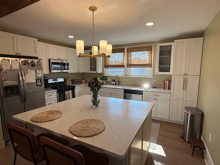 210 Paxson Ave — Photo 4