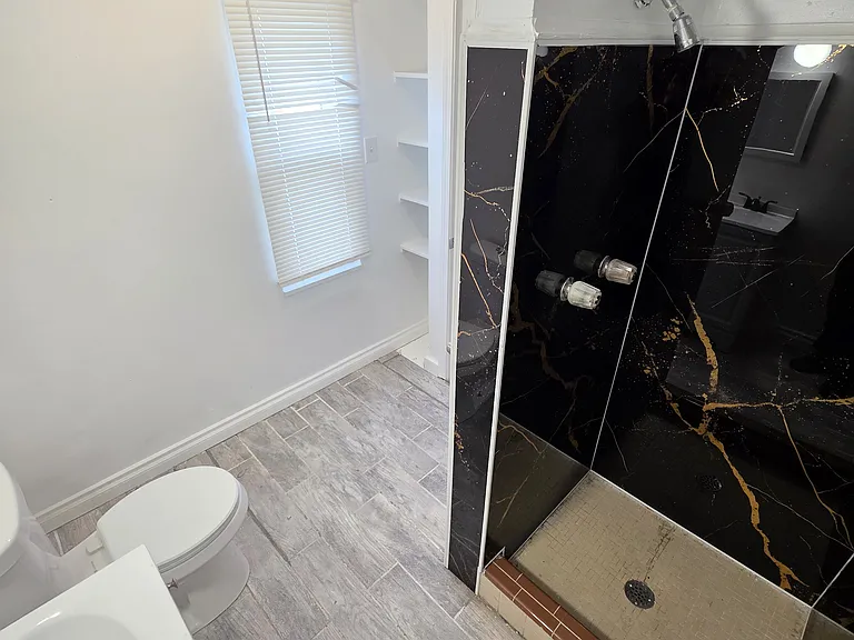 15763 Robson St — Photo 15