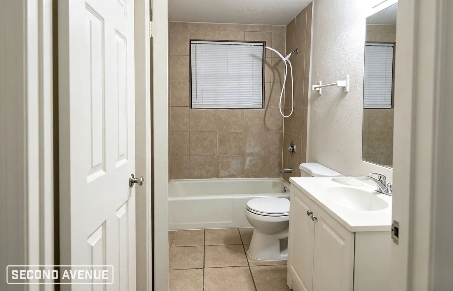3 bed, 1.0 bath, 1100 sqft, $1,195 — Photo 4