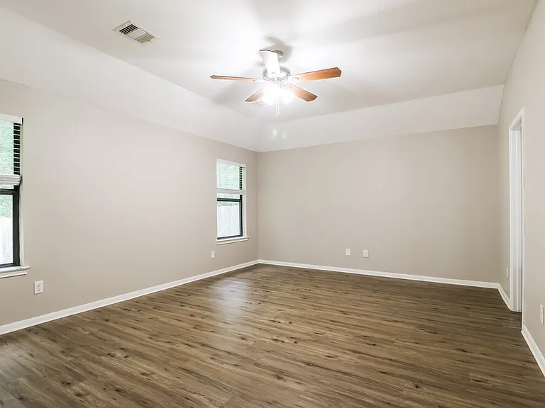 2815 Lexington Park Dr — Photo 9