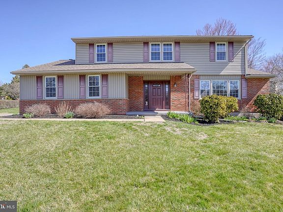 3rd image of 2421 Dorval Rd