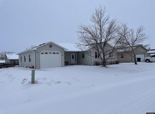 225 Angus Loop, Douglas, WY 82633