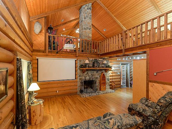 5th image of 430 Robertson Dr