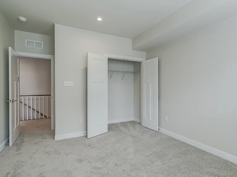 12129 Calgary Loop — Photo 23