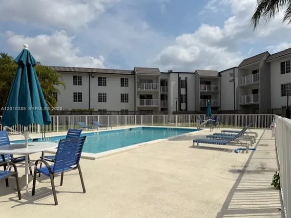 5201 Geneva Way APT 103, Doral, FL 33166