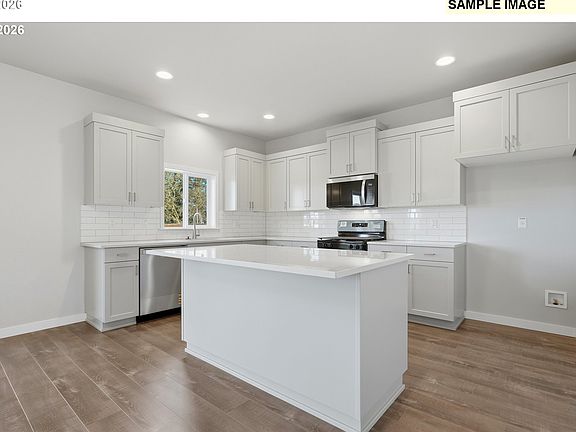 4th image of 528 E Wilson St