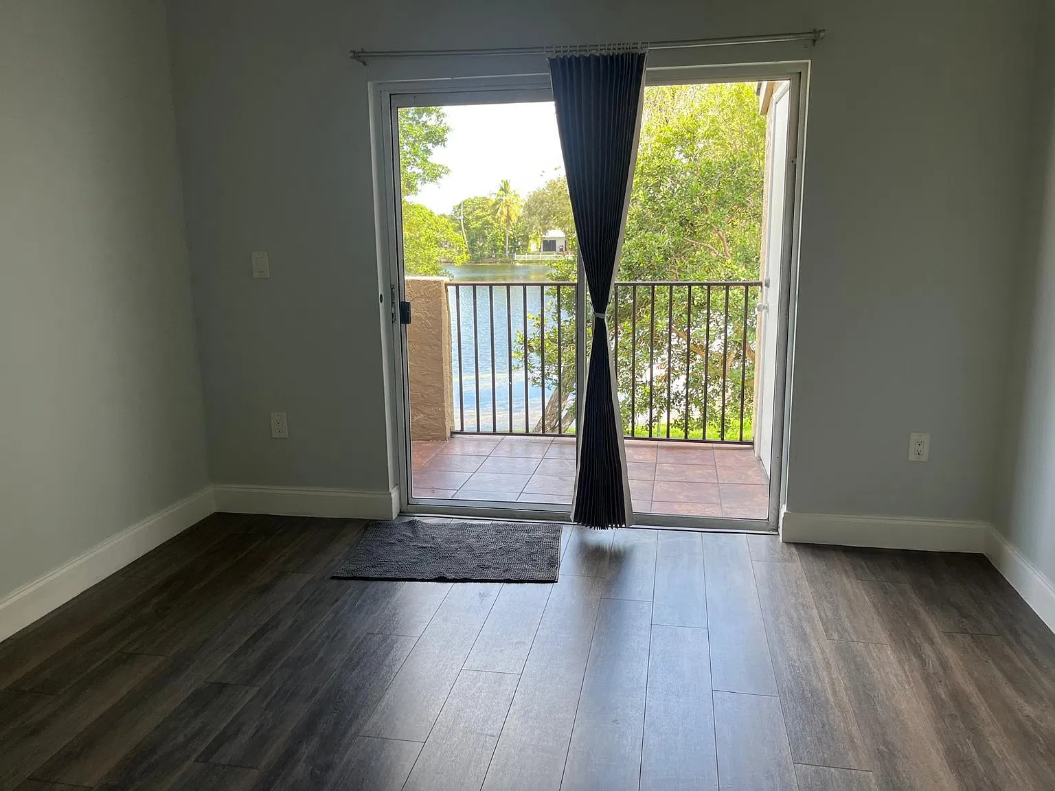 2 bed, 2.0 bath, 854 sqft, $2,100 — Photo 3