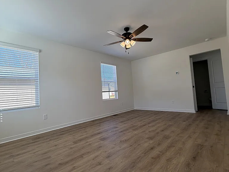 71 Woodsdale Pl SE — Photo 4