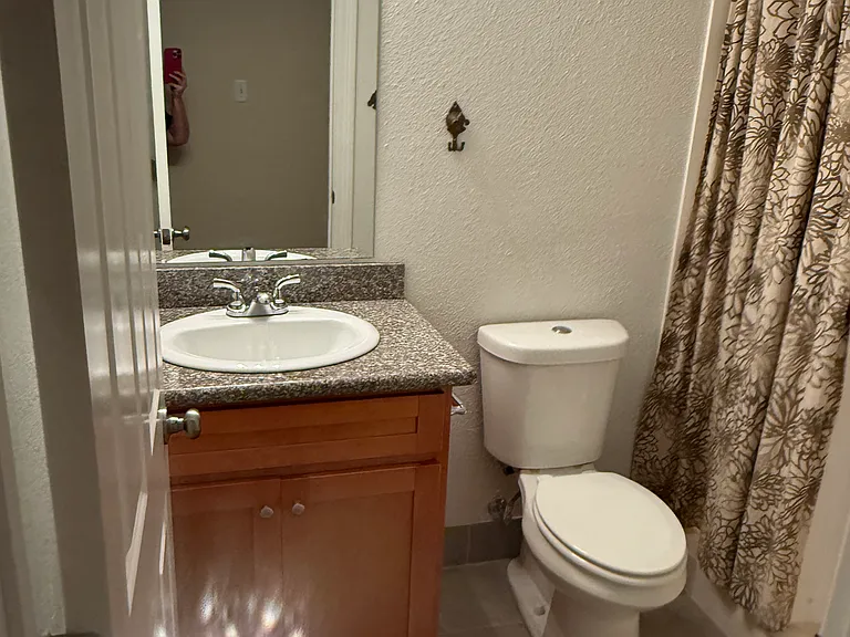 1735 Urquhart St — Photo 10